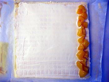 黄桃奶油蛋糕卷的做法图解12