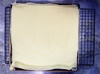 黄桃奶油蛋糕卷的做法图解9