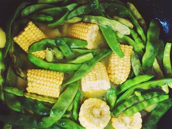 东北豆角炖土豆玉米的做法步骤6