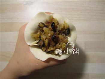 香菇肉丁糯米烧麦的做法步骤4