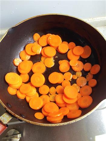 胡萝卜炖牛肉的做法步骤3
