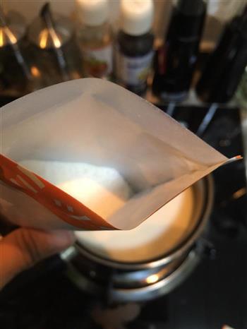 宝宝零食-浓郁奶香杏仁豆腐的做法步骤2