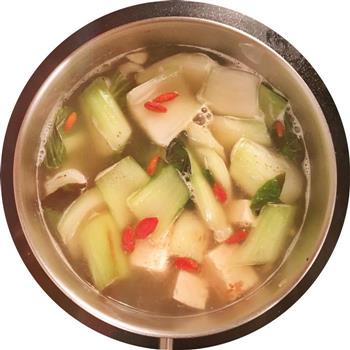 超简易青菜豆腐鸡汤面的做法步骤12