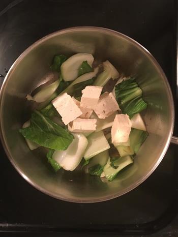 超简易青菜豆腐鸡汤面的做法步骤6