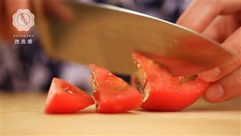 西红柿打卤面—迷迭香的做法步骤3