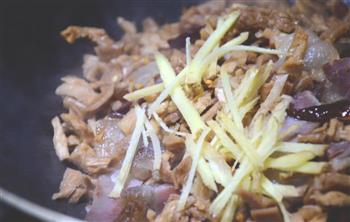 围山公社浏阳菜-萝卜干炒腊肉的做法步骤6
