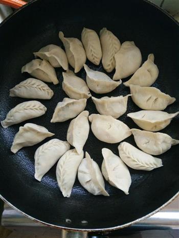 素三鲜煎饺的做法步骤1