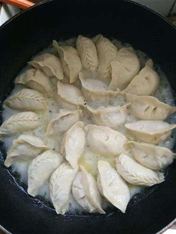 素三鲜煎饺的做法步骤4