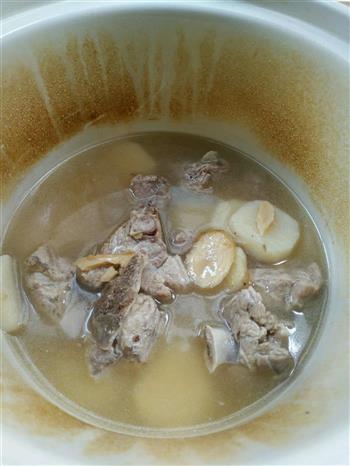 固本培元红参淮山排骨汤的做法步骤4