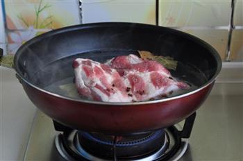 元宝红烧肉的做法步骤2
