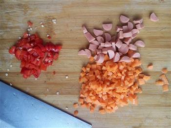 红椒火腿鸡蛋炒饭的做法步骤1