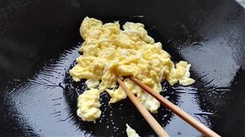 多彩蛋炒饭的做法步骤3