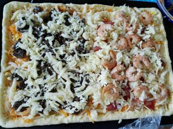 家庭版海陆双拼披萨-牛肉拼大虾的做法步骤6