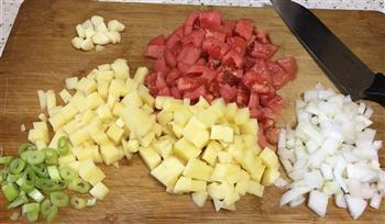 牛肉炖柿子土豆的做法步骤2