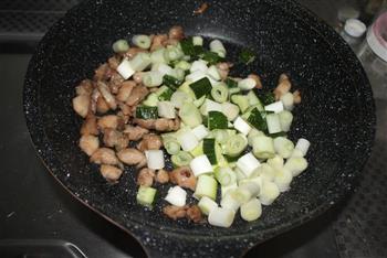 轻松做家常菜—宫保鸡丁的做法步骤11
