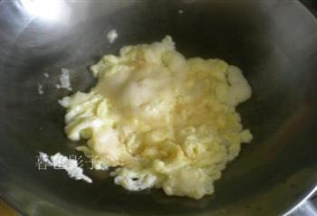 苦瓜炒鸡蛋的做法步骤3