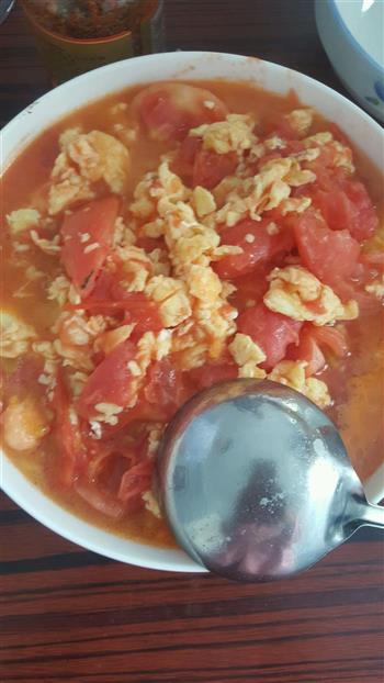 西红柿鸡蛋蒜汁凉面条的做法图解1