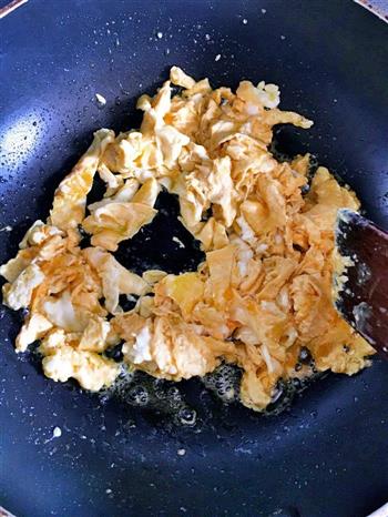 薄皮青椒炒鸡蛋的做法步骤3