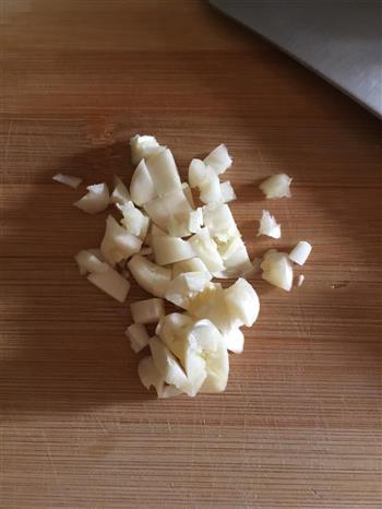 家庭简易版烤金针菇的做法步骤2