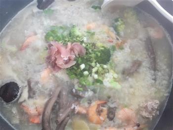 红亮鱼海虾粥的做法图解7