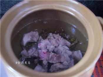 石斛猪骨汤的做法步骤6