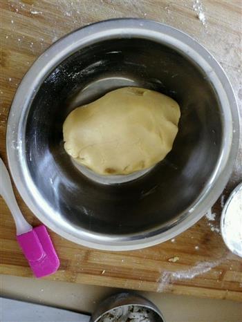 广式枣泥馅月饼的做法步骤3
