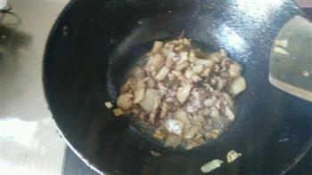 蘑菇炒肉的做法步骤7