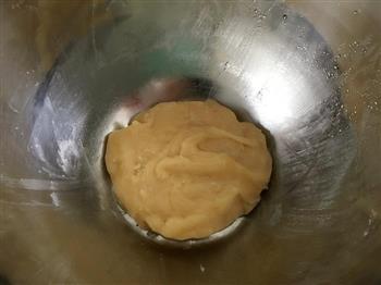 椰蓉蔓越莓奶黄月饼的做法步骤4