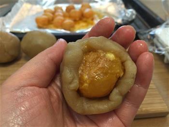 广式莲蓉蛋黄月饼-吃吃的做法步骤9