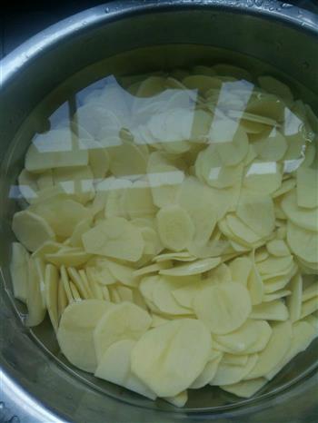 特辣干锅土豆片的做法步骤1