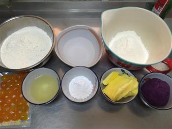紫薯蛋黄酥的做法步骤1