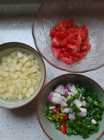 土豆番茄面疙瘩汤的做法步骤1