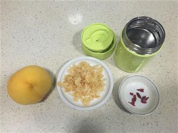 黄桃银耳汤的做法步骤1