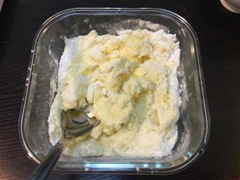 奶黄玫瑰冰皮月饼的做法步骤2