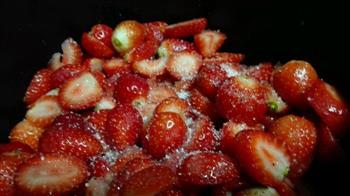 美味草莓酱，逐步讲解，零失误的做法步骤3