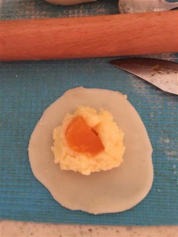 冰皮奶黄咸蛋黄月饼的做法步骤6