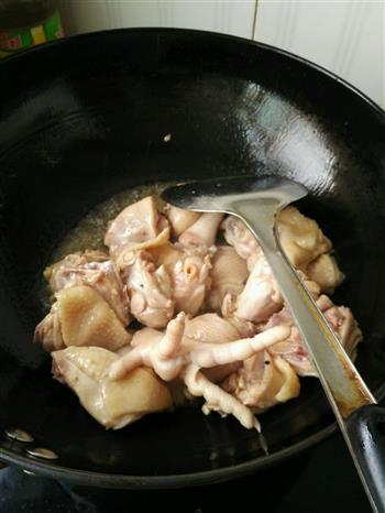 茶树菇炖鸡-一道超级简单超级美味的下饭菜的做法步骤3