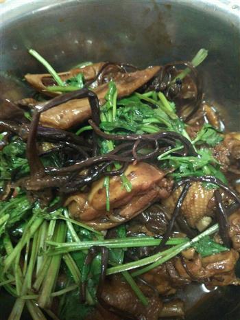 茶树菇炖鸡-一道超级简单超级美味的下饭菜的做法步骤5