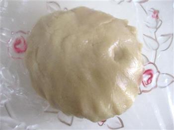 自制豆沙蛋黄月饼的做法步骤4