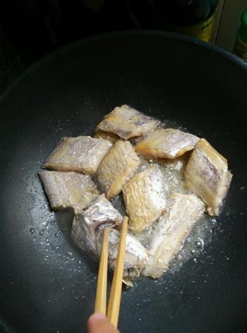 干煎带鱼的做法步骤3