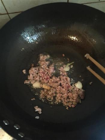 肉末茄汁豆腐的做法步骤2