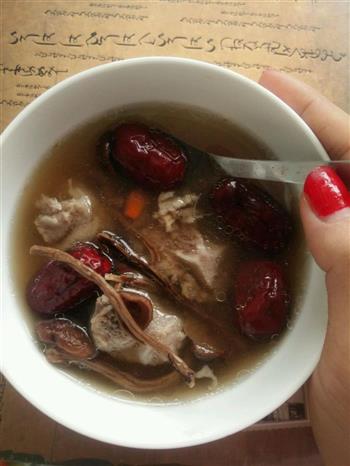 茶树菇红枣排骨汤的做法步骤3