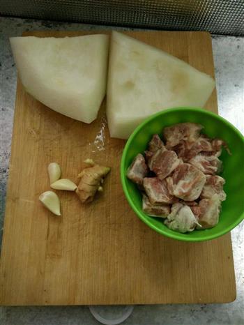 换季食补――冬瓜排骨汤的做法图解1