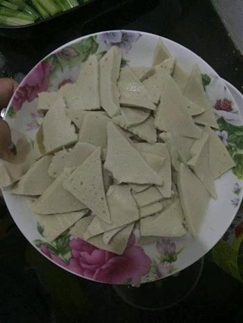 芹菜炒千叶豆腐的做法步骤2