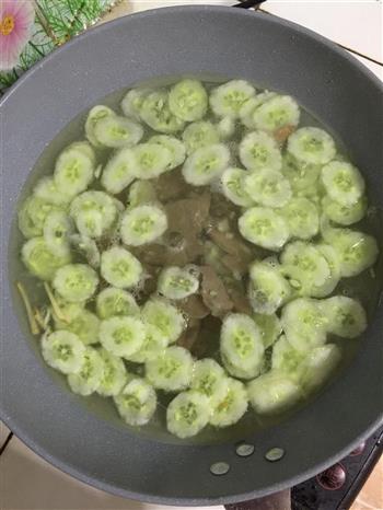 黄瓜猪肝汤的做法图解7
