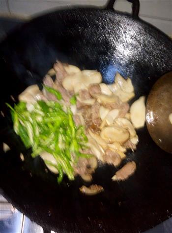 杏鲍菇炒肉片的做法步骤6