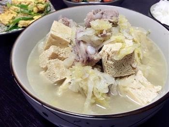 酸菜排骨炖冻豆腐的做法步骤6