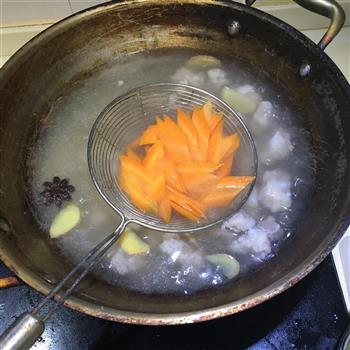 黄瓜胡萝卜炒肉的做法步骤4