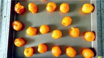 抹茶紫薯蛋黄酥的做法步骤4