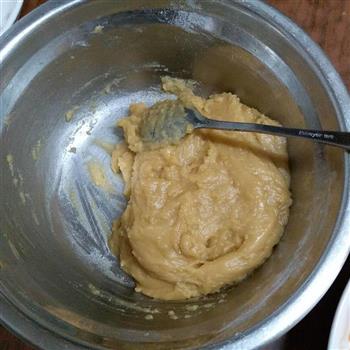 广式抹茶莲蓉蛋黄月饼的做法步骤2